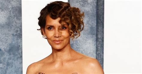 Halle Berry Nude Photos & Naked Sex Videos